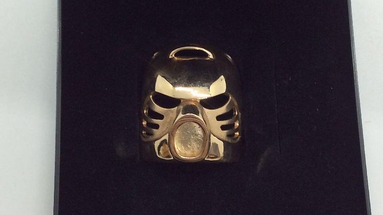 Die Maske kam in einer unscheinbaren Box an.