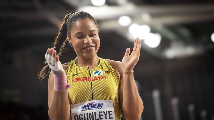 Yemisi Ogunleye jubelt über den Silber-Coup.