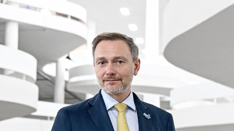 Lindner muss Milliarden einsparen.