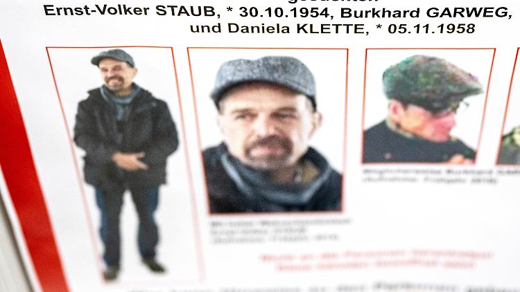 Die beiden Komplizen von Daniela Klette werden noch gesucht - per Plakat, aber nicht mit Gesichtserkennungssoftware. 