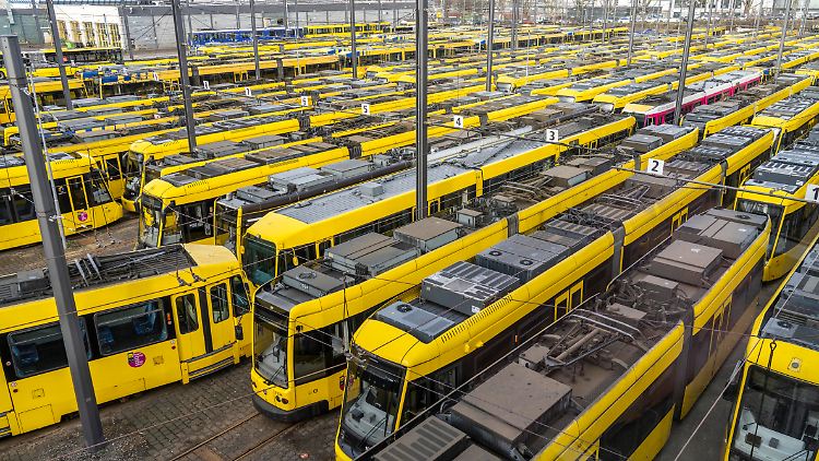 In NRW soll der Nahverkehr nach dem Willen von Verdi kommende Woche wieder weitgehend zum Erliegen kommen.