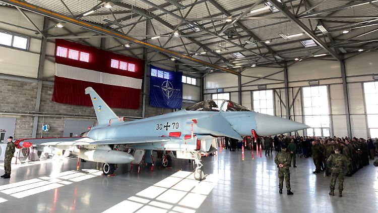 Deutscher Eurofighter vor der Verlegung nach Lettland. 