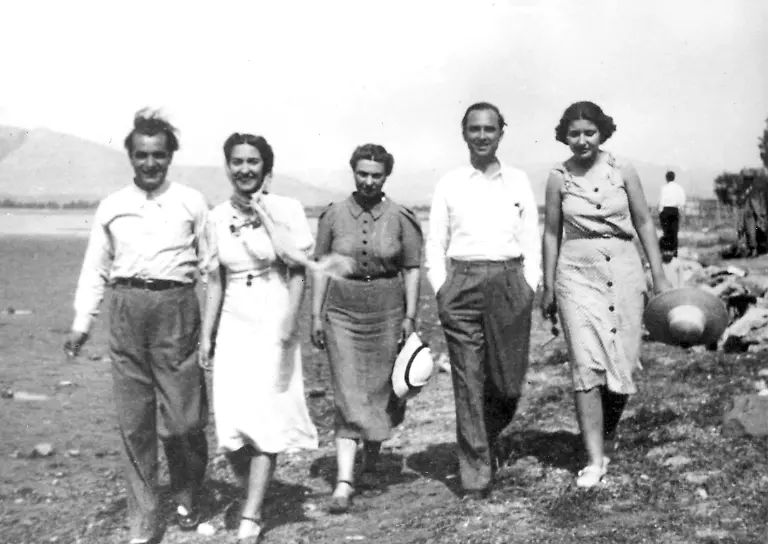 mit-Mutter-M-und-Schwester-r