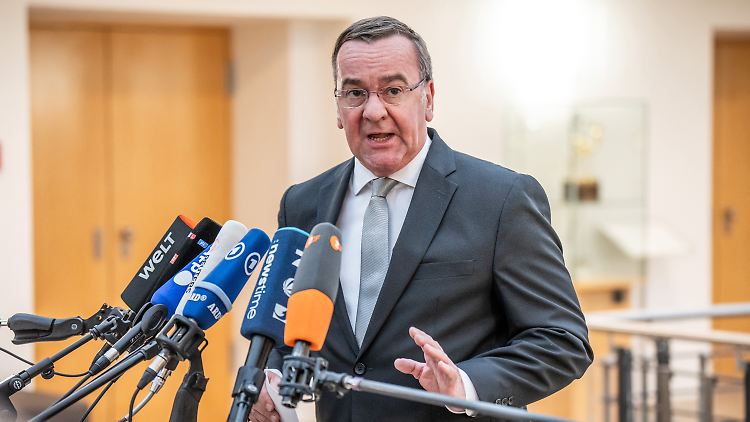 "Wir dürfen Putin nicht auf den Leim gehen.", sagt Pistorius.