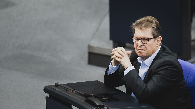 SPD-Außenpolitiker Ralf Stegner kritisiert die abgehörten Bundeswehr-Offiziere.