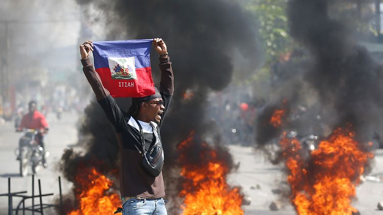 In Haiti kommt es derzeit zu heftigen Ausschreitungen.