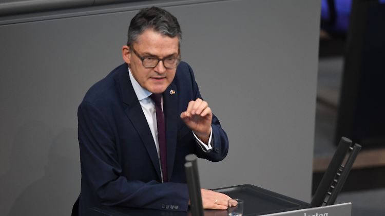 CDU-Verteidigungspolitiker Roderich Kiesewetter warnt vor den Konsequenzen des Abhörskandals im Zusammenhang mit den Verbündeten Deutschlands. Zudem fordert er mehr Unterstützung für die Ukraine.
