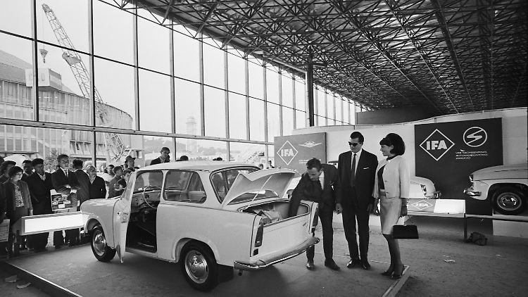 Ein Trabant 601 bei einer Messe im tschechischen Brno, 1965.