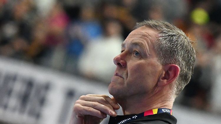 Alfred Gislason bleibt der Trainer der deutschen Handballer.