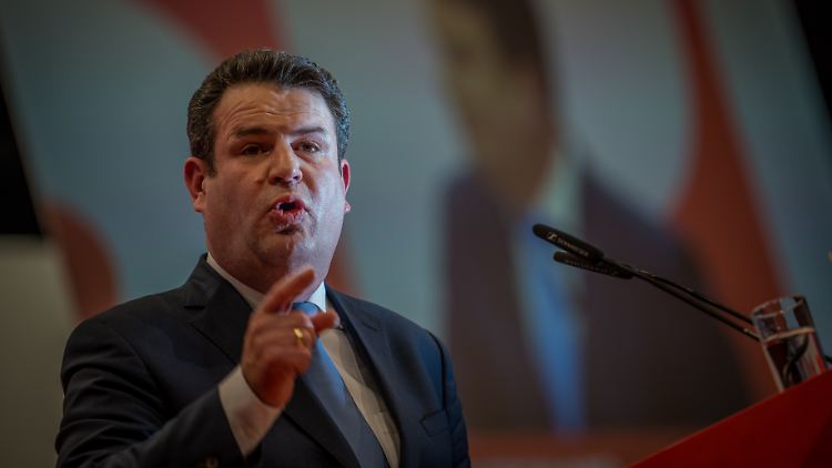 Arbeitsminister Hubertus Heil will das Rentenniveau dauerhaft auf 48 Prozent festschreiben.