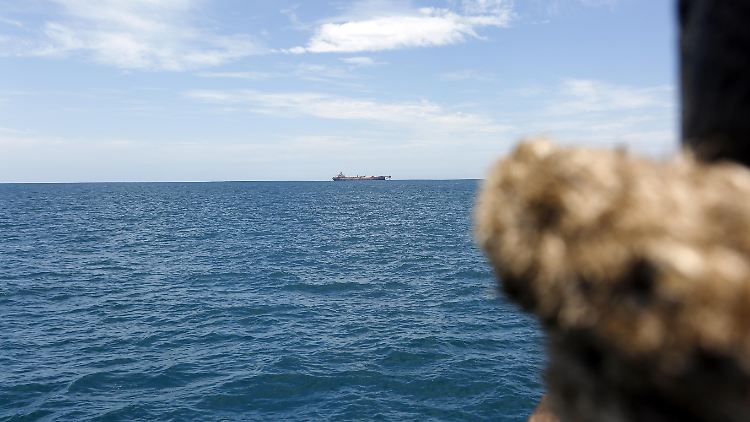 Das Rote Meer ist mittlerweile Gefahrengebiet, viele Schiffe nehmen lieber weite Umwege in Kauf.