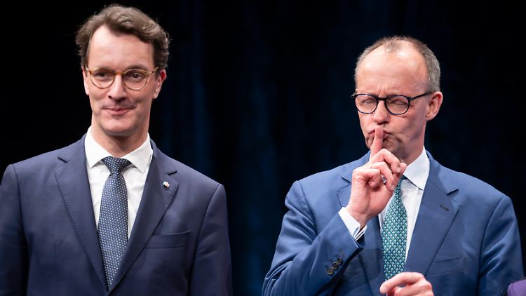 Ministerpräsident Wüst und CDU-Chef Merz am Freitag in Köln auf einer von mehreren Regionalkonferenzen zum neuen Grundsatzprogramm.