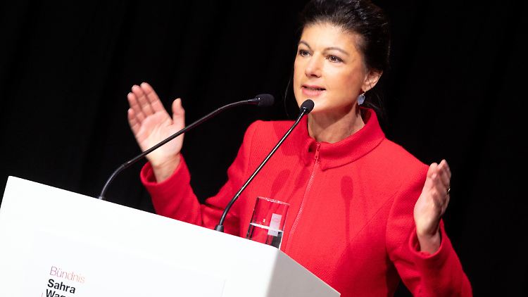 Sahra Wagenknecht bevorzugt eine Rentenkasse "wie in Österreich". Das deutsche Rentensystem sei eines der schwächsten Europas, so die Bundestagsabgeordnete.