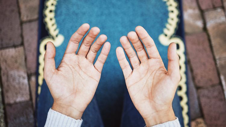 "Ramadan Mubarak" ist ein Gruß im Fastenmonat.