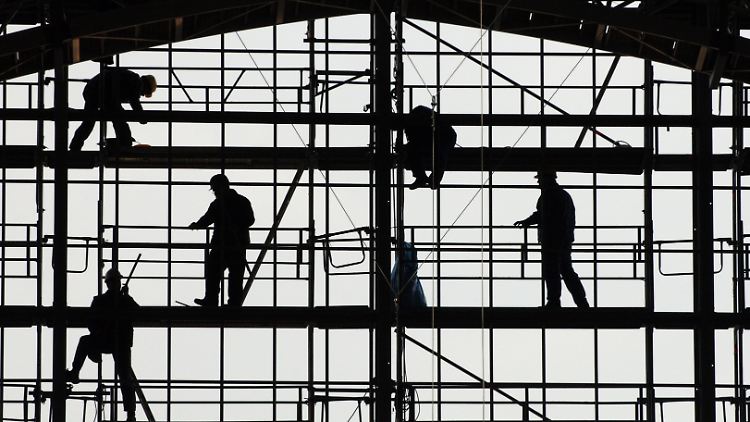Die Nachfrage nach Bauleistungen reagiert besonders deutlich auf die Zinserhöhungen. Die Branche erlebt einen Einbruch.