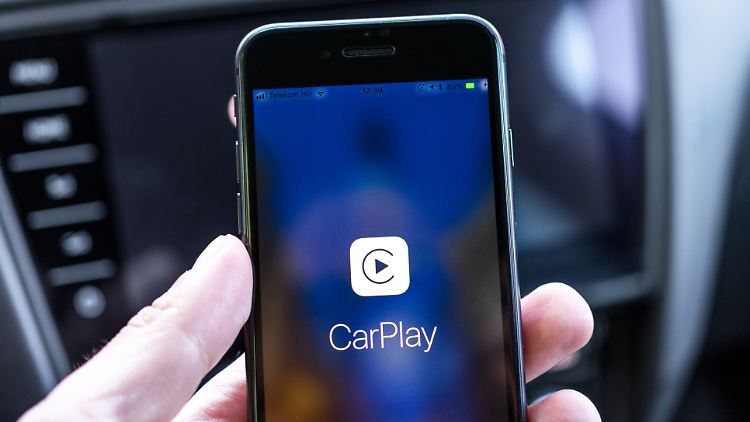 Apple CarPlay ist in älteren Wagen nicht vorhanden, kann aber nachgerüstet werden.