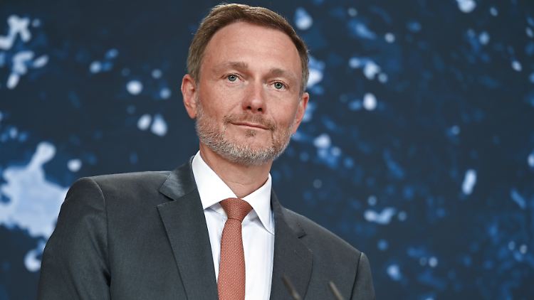 Träumt er gar von einem Leben auf dem Land? Christian Lindner.