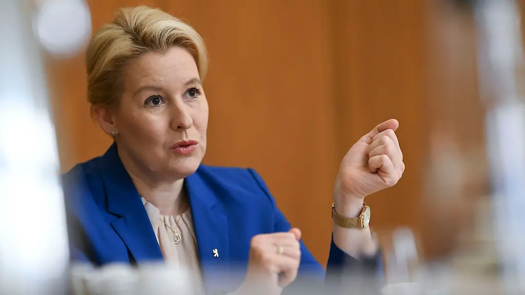 Franziska-Giffey-SPD-Berliner-Senatorin-fuer-Wirtschaft-Energie-und-Betriebe-spricht-bei-einem-dpa-Interview