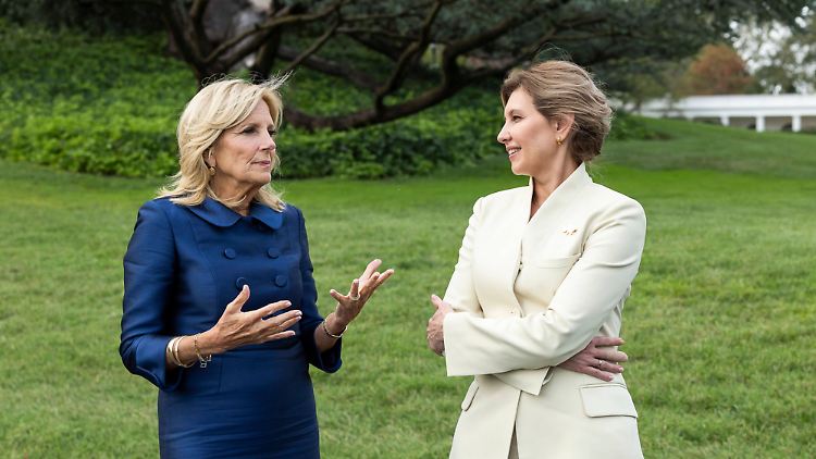 Olena Selenska (rechts) gemeinsam mit Jill Biden im September vergangenen Jahres in Washington.