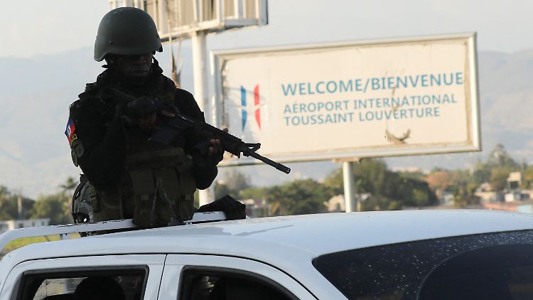 Schwer bewaffnete Banden drohen mit einem Bürgerkrieg in Haiti.