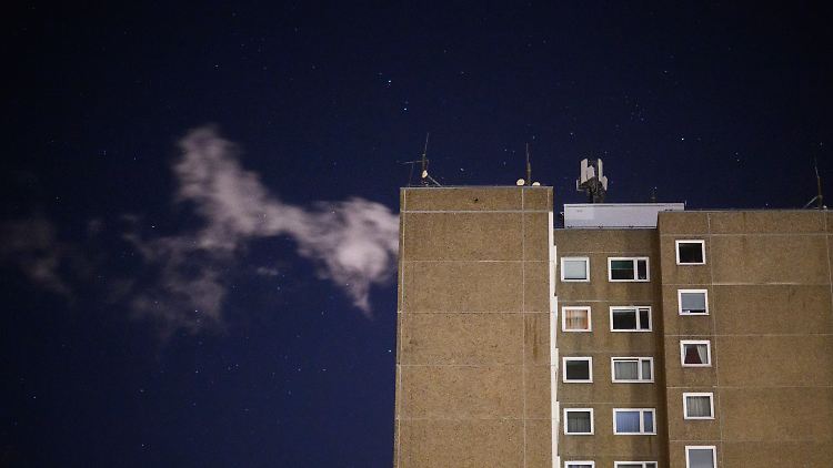 Ein Hochhaus in Hannover wird beheizt - für viele Menschen ist das Luxus geworden. 