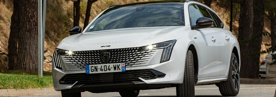 Peugeot_508_SW_Hybrid_006.jpg