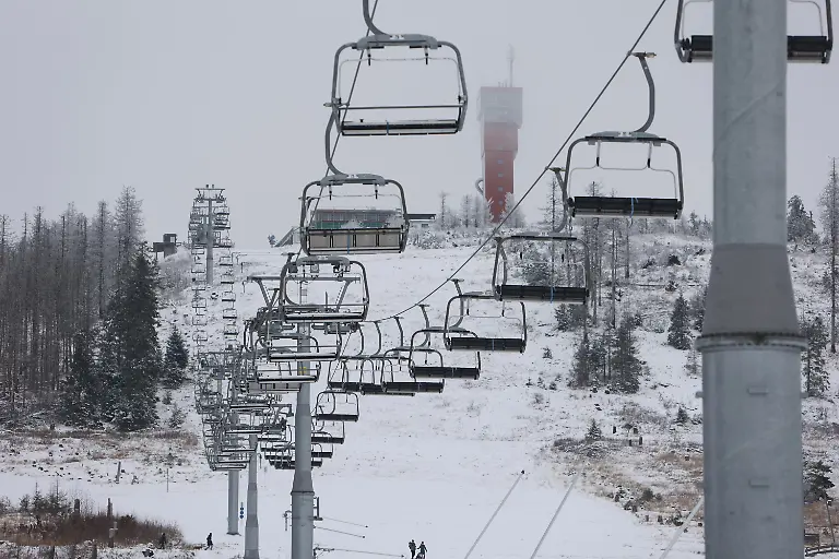 dfb69ae885af67fcb41d82902443a052