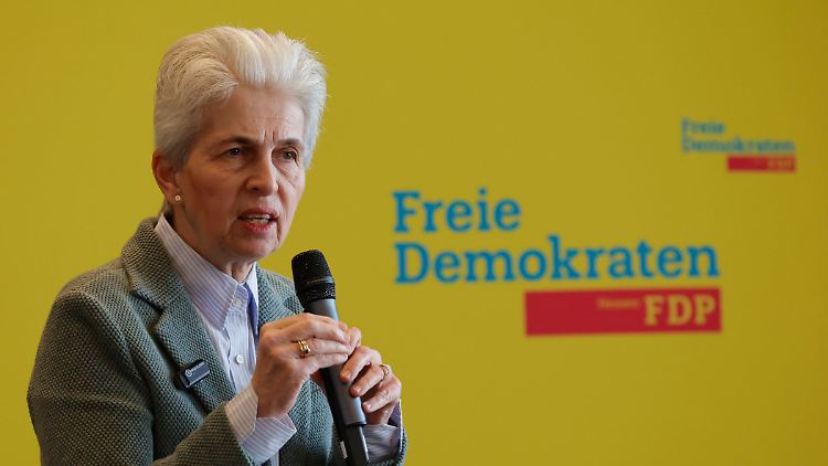 Strack-Zimmermann hatte bereits dem vorherigen Taurus-Antrag der Union zugestimmt - da war sie noch die Einzige. 