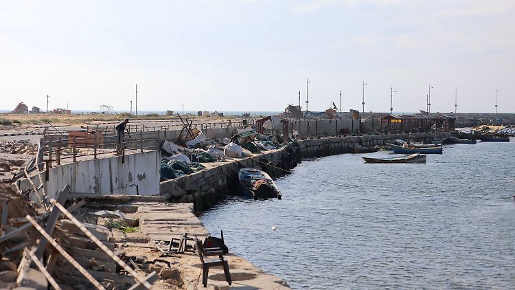 Der Hafen in Gaza-Stadt ist schwer beschädigt.