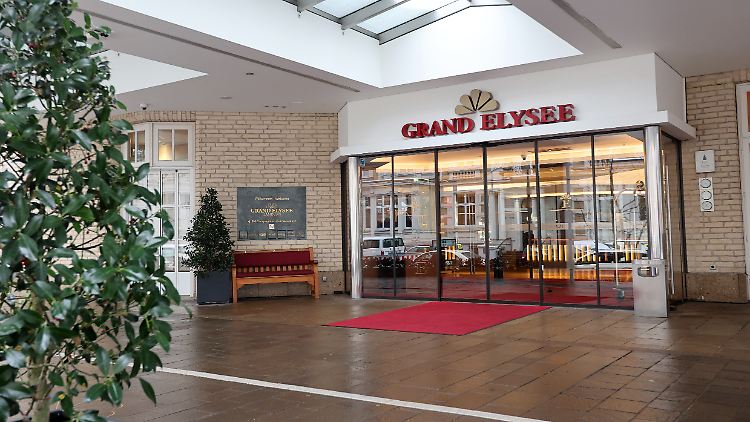 Es ist nicht das erste Mal, dass es im Zusammenhang mit dem Sorgerechtsstreit zu Durchsuchungen im Grand Hotel Elysée gekommen ist.
