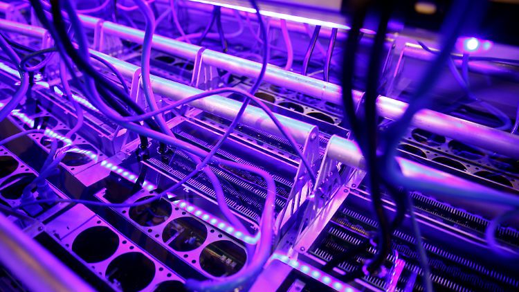 Bitcoins entstehen durch komplizierte Rechenprozesse.
