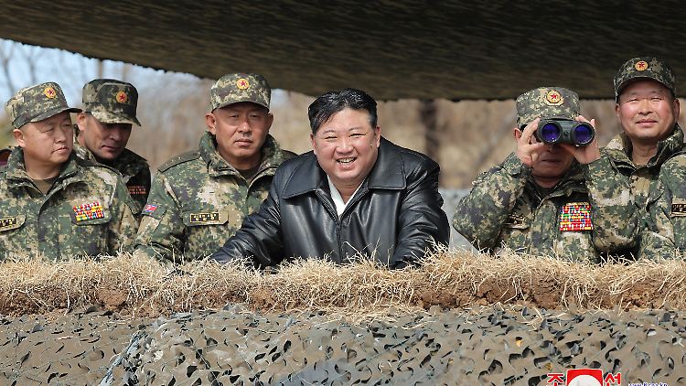 Ist zufrieden mit dem, was er sieht: Nordkoreas Machthaber Kim Jong Un.