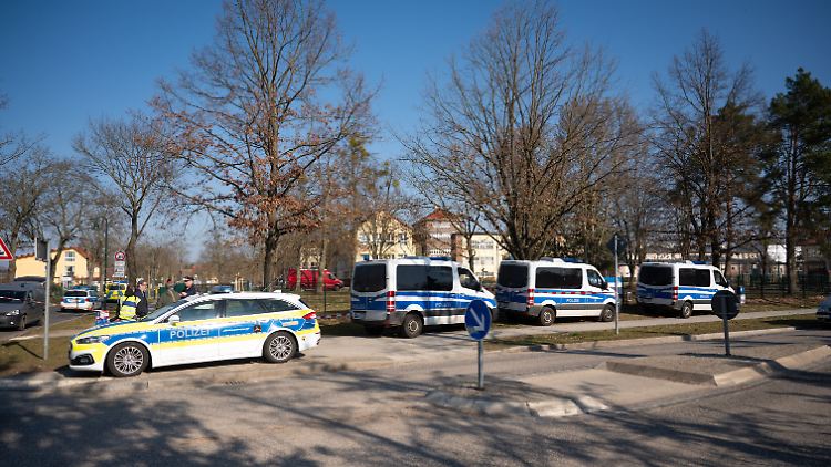 Der Mann konnte in der Schule in Petershagen festgenommen werden. 