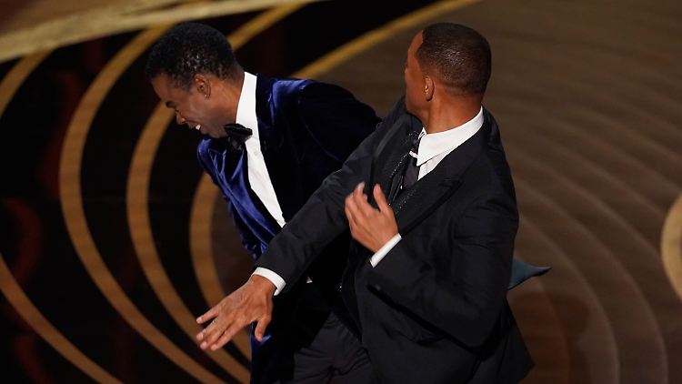 Oscar-Skandal! Will Smith verpasst Moderator Chris Rock eine Ohrfeige.