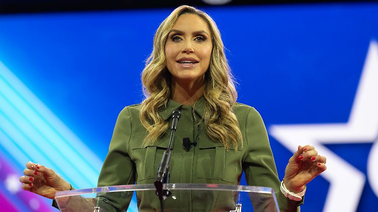 In Bezug auf die anstehende Präsidentschaftswahl in den USA gehe es um "Gut gegen Böse", sagte Lara Trump bei ihrer Antrittsrede. 