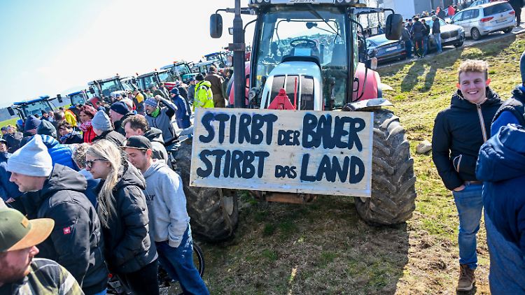 Die Bauern protestieren seit Wochen.