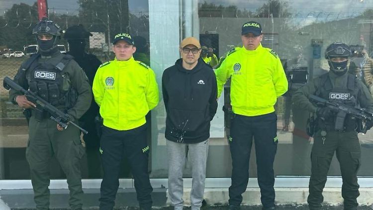 Ein auf X geteiltes Bild der kolumbianischen Staatsanwaltschaft soll die Verhaftung von Julio Figueroa zeigen.