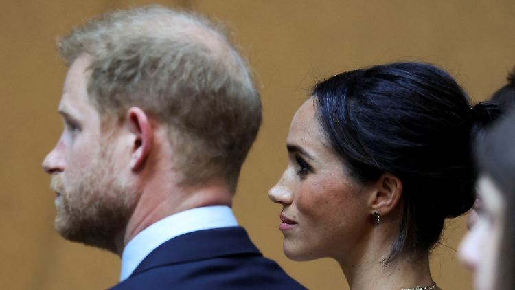 Die in den USA lebenden Sussexes sollen regelmäßigen Kontakt zu der Opferfamilie halten.