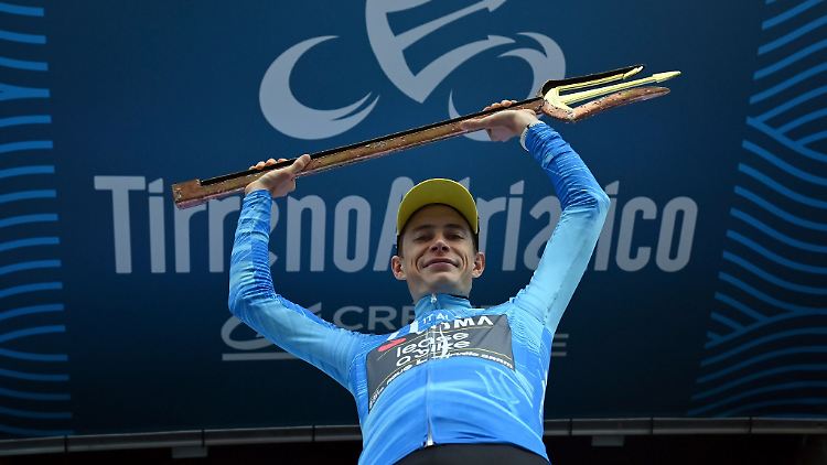 Der Däne Jonas Vingegaard hat die schwere Rundfahrt Tirreno-Adriatico gewonnen.