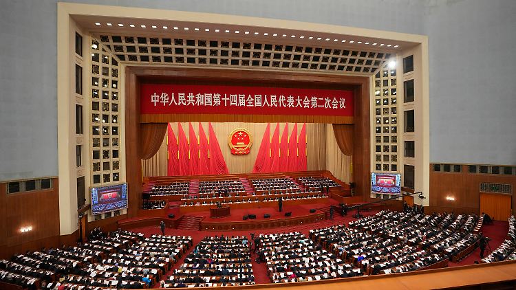 Das Budget für das chinesische Militär wird auf umgerechnet rund 214 Milliarden Euro erhöht. 