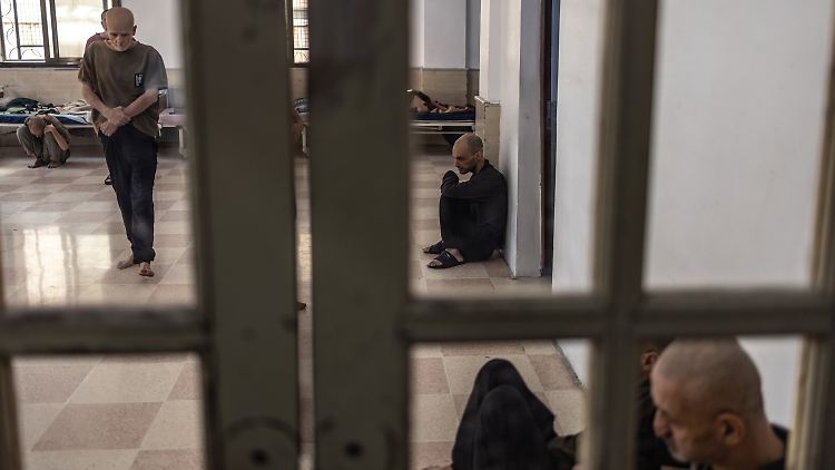 Drogenabhängige werden in einer Rehabilitationsabteilung des Krankenhauses Physicians Across Continents in Aleppo behandelt.