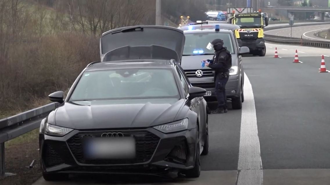 Geldautomatensprenger_Flucht.JPG