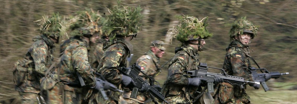 Die Wehrpflicht wurde in Deutschland 2011 ausgesetzt.