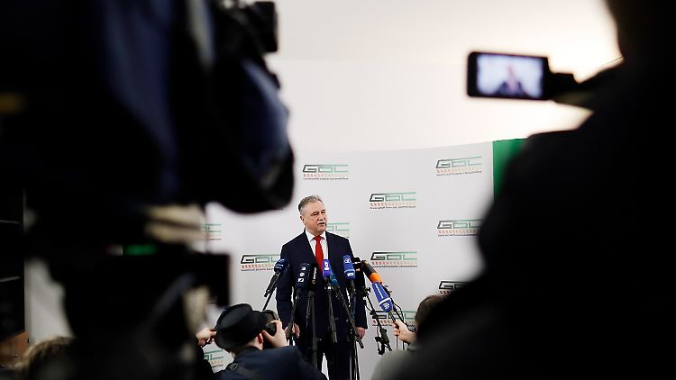 GDL-Chef Weselsky wolle zum Ende seiner Amtszeit "einen möglichst spektakulären Erfolg, offenbar ohne Rücksicht auf die langfristigen Folgen", sagt Arbeitsmarkt-Ökonom Schnabel.