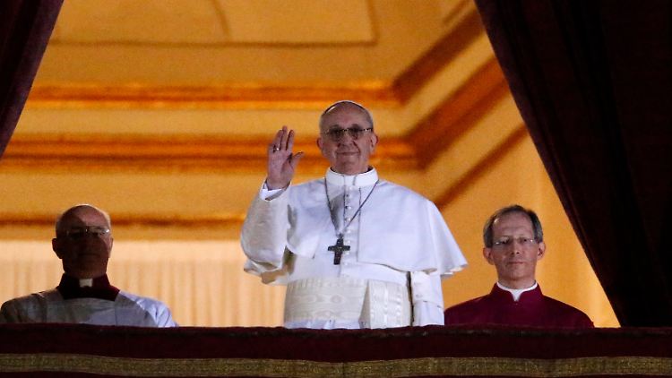 Am 13. März 2013 wurde aus Jorge Mario Bergoglio Papst Franziskus. 