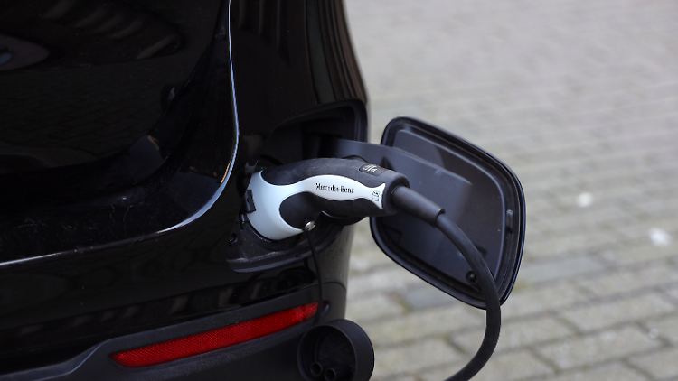 Die Nachfrage nach Elektroautos stagniert aktuell.