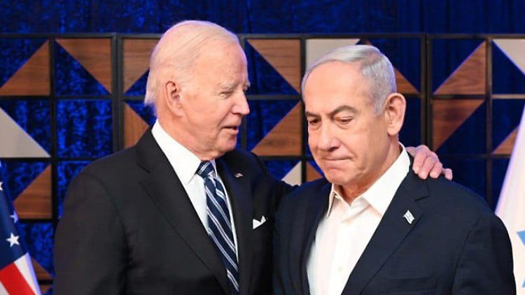 Biden (l) legt Netanjahu bei einem Treffen im Herbst die Hand auf die Schulter - die Zeit der freundlichen Gesten scheint inzwischen vorbei zu sein.