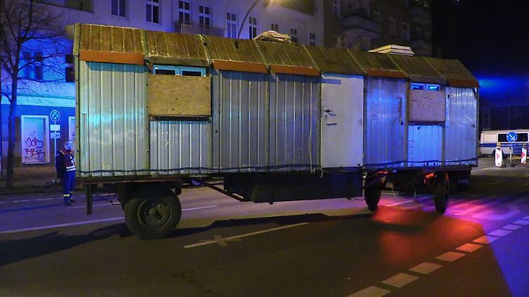 Garwegs Wohncontainer wurde für weitere Untersuchungen abtransportiert.