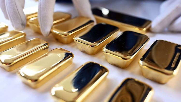 Wer ein Teil seines Vermögens in Gold investieren möchte, sollte Kleinsteinheiten möglichst vermeiden. 