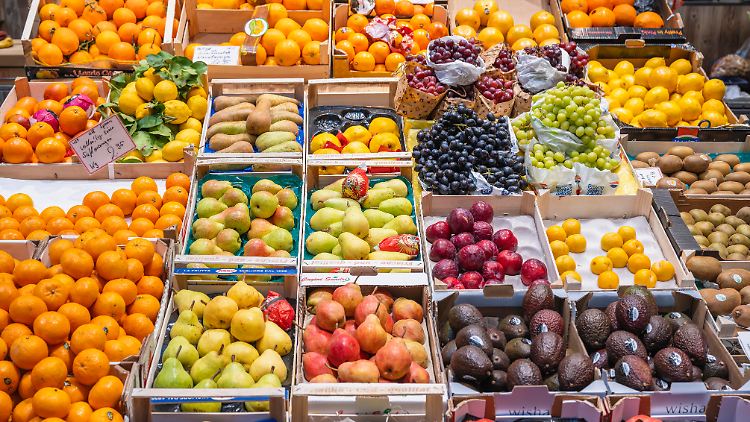 Die Erzeugerpreise sinken im Vergleich zum Vorjahresmonat, Obst wurde dagegen deutlich teurer. 